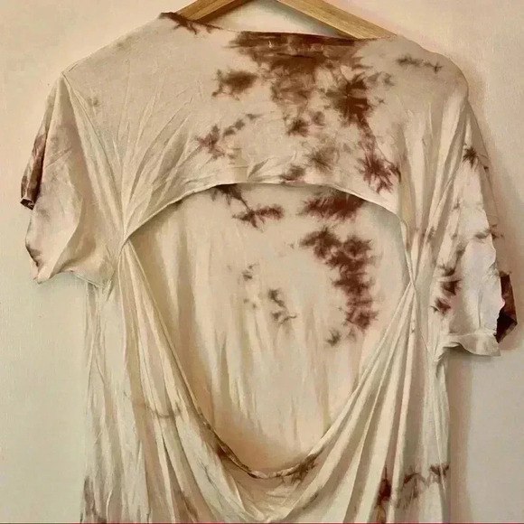 American Eagle tie dye T-shirt with open back - Picture 3 of 5